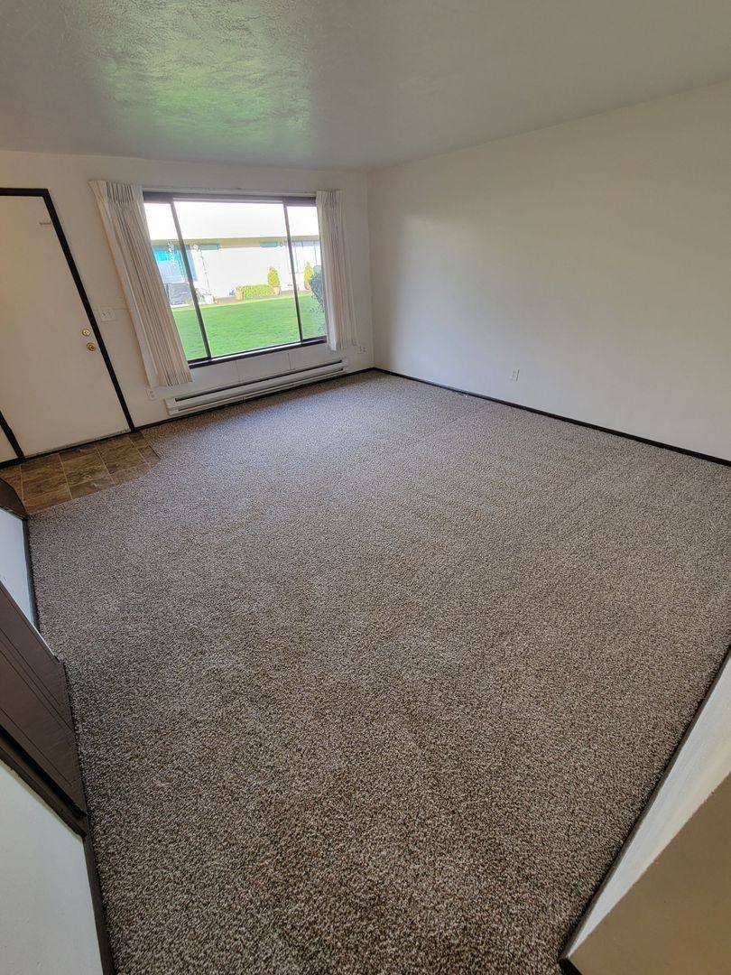 Apartment for rent at 730 Queen Ave SE #15, Albany, OR 97322