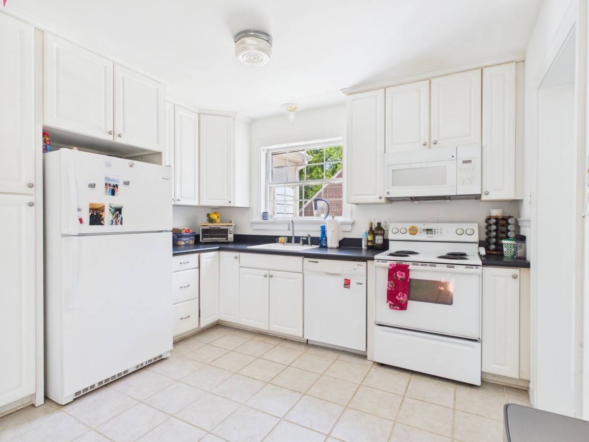 House for rent at 9609 University Blvd, Henrico, VA 23229