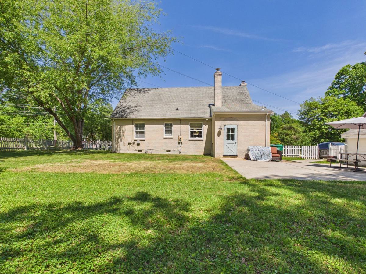 House for rent at 9609 University Blvd, Henrico, VA 23229
