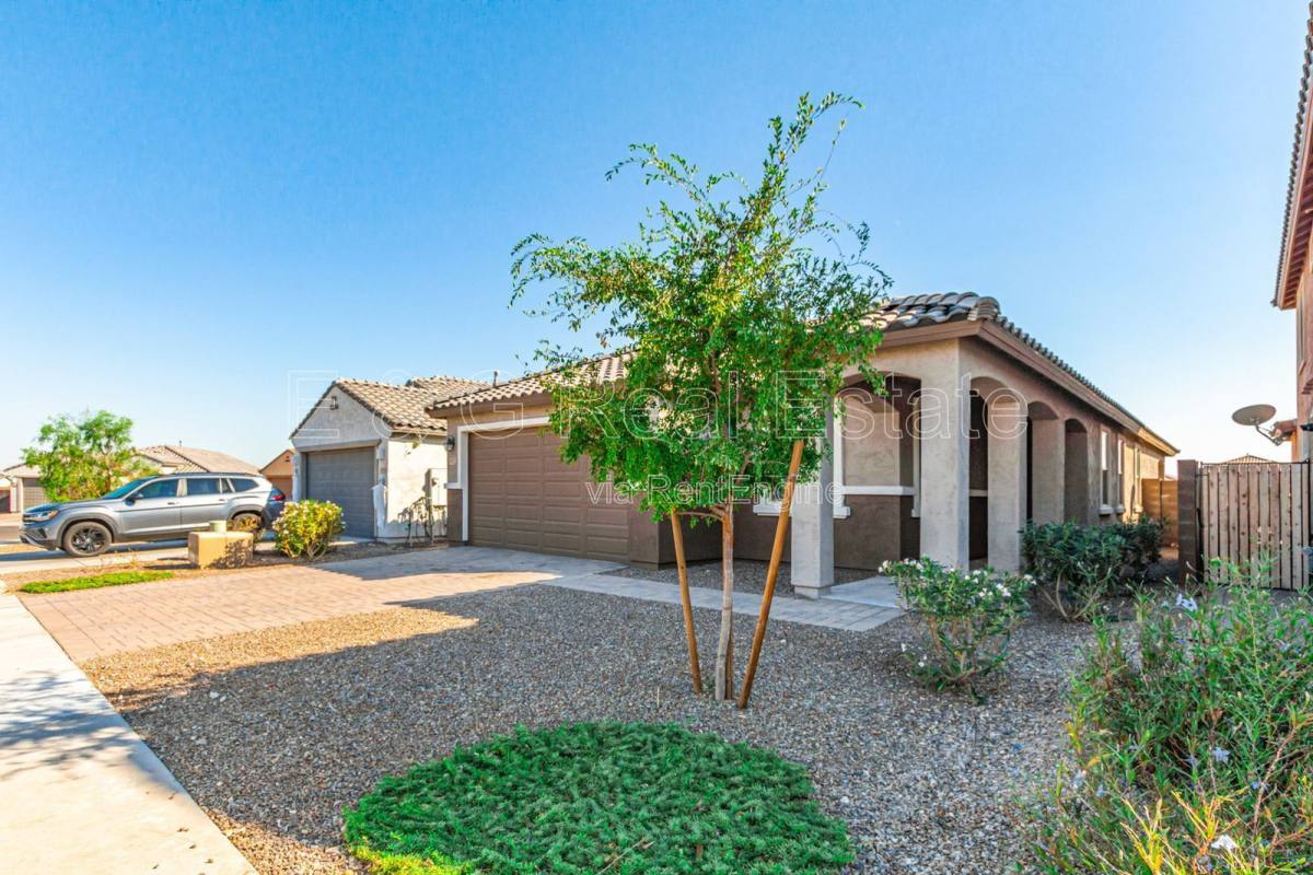 House for rent at 19725 W Rancho Dr, Litchfield Park, AZ 85340