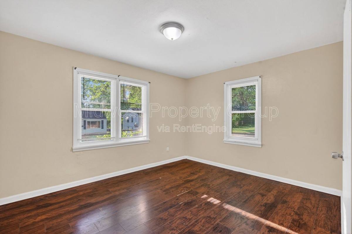 Apartment for rent at 224 S Harvey Ave, Saint Louis, MO 63135