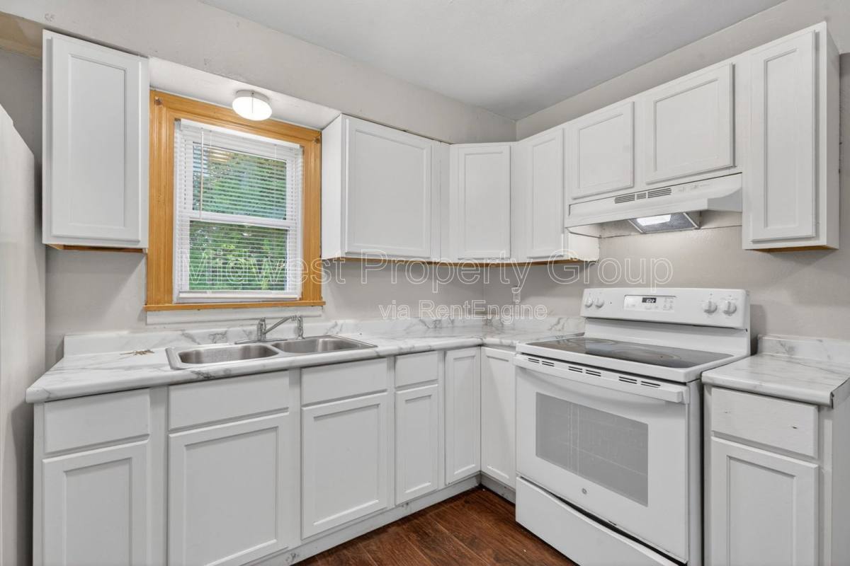 Apartment for rent at 224 S Harvey Ave, Saint Louis, MO 63135