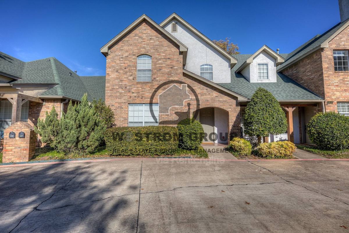 Townhouse for rent at 5855 Pecan Chase, Fort Worth, TX 76132