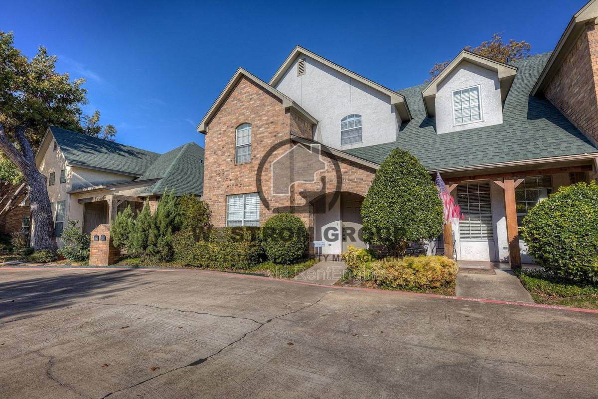 Townhouse for rent at 5855 Pecan Chase, Fort Worth, TX 76132