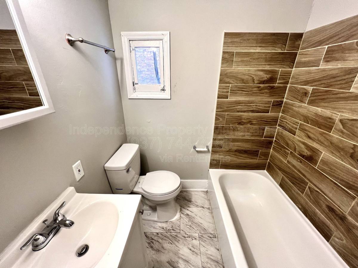 Apartment for rent at 2212 Calumet St #2, Cincinnati, OH 45219