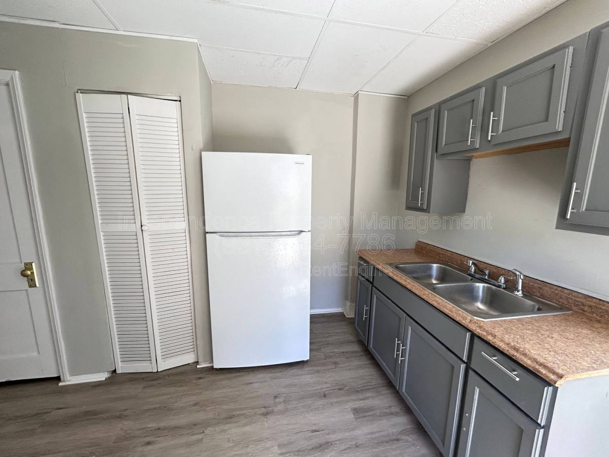 Apartment for rent at 2212 Calumet St #2, Cincinnati, OH 45219