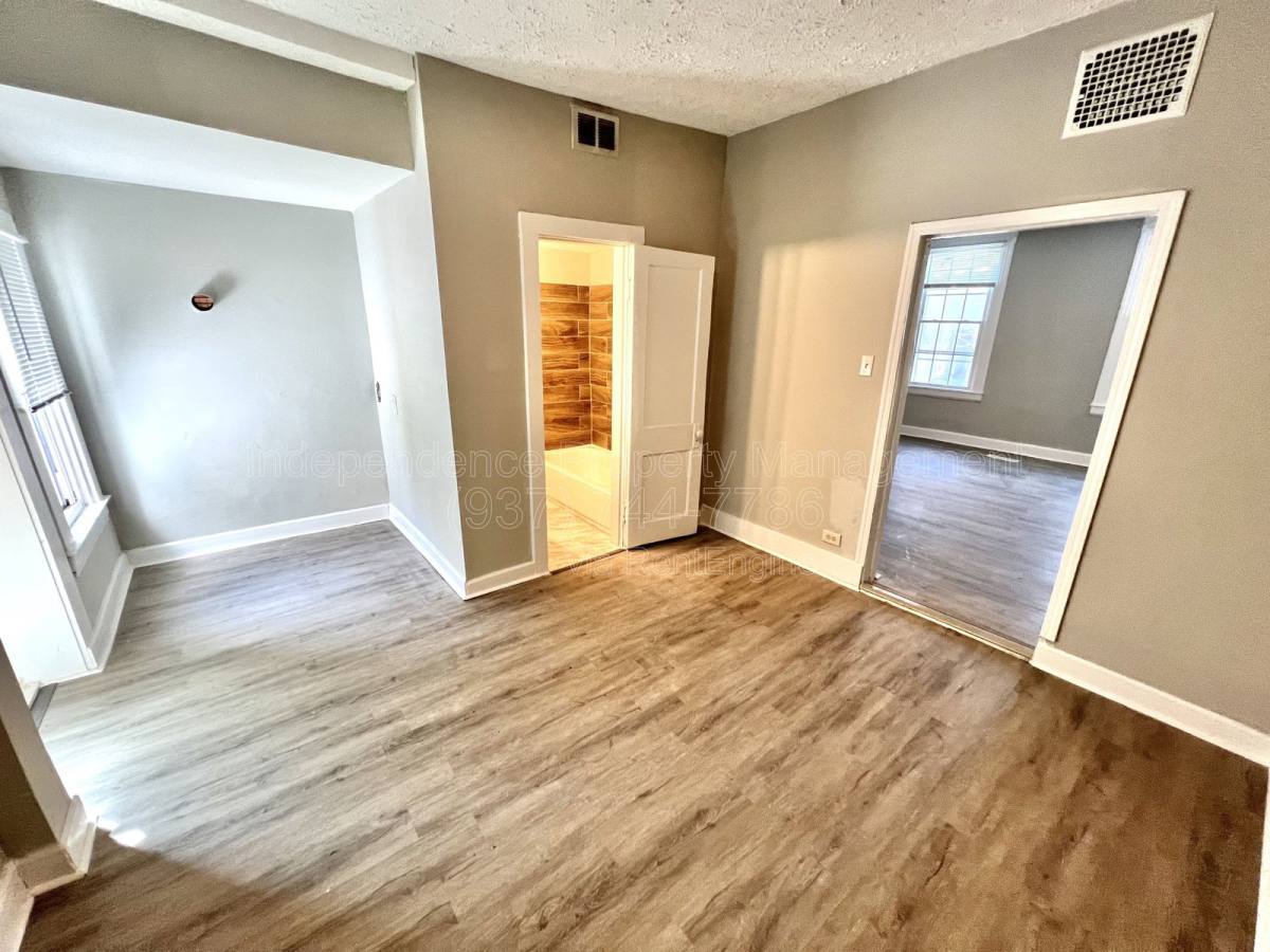 Apartment for rent at 2212 Calumet St #2, Cincinnati, OH 45219
