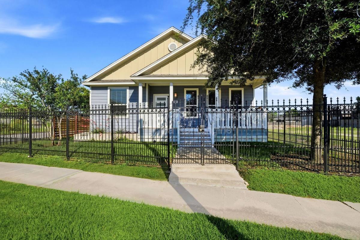 House for rent at 605 Dumble St, Houston, TX 77023