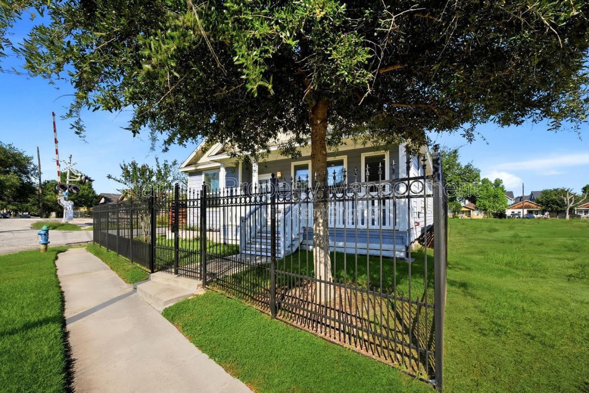 House for rent at 605 Dumble St, Houston, TX 77023