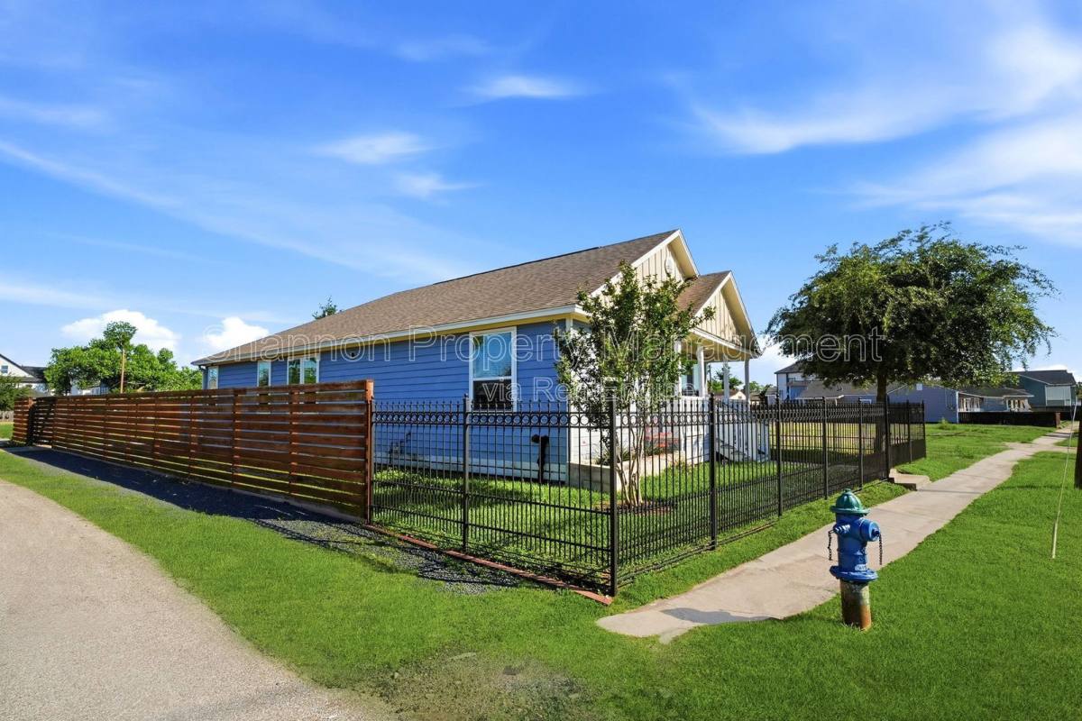House for rent at 605 Dumble St, Houston, TX 77023