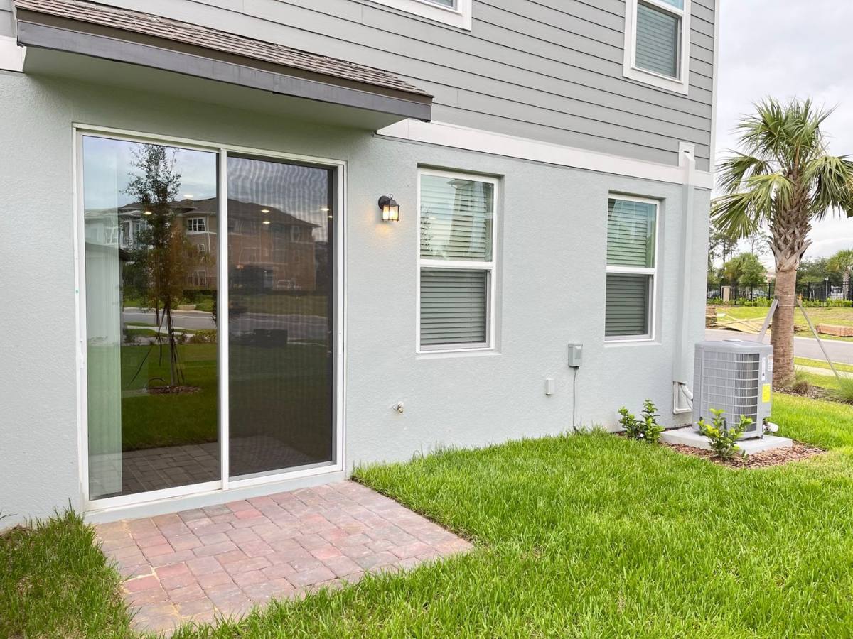 Townhouse for rent at 437 Legacy Loop, Davenport, FL 33896