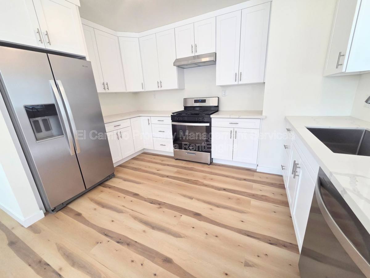 Apartment for rent at 3164 Pine Ave, Long Beach, CA 90807