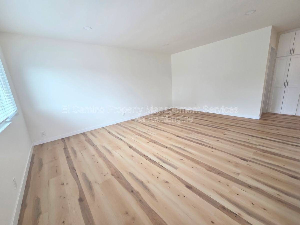 Apartment for rent at 3164 Pine Ave, Long Beach, CA 90807
