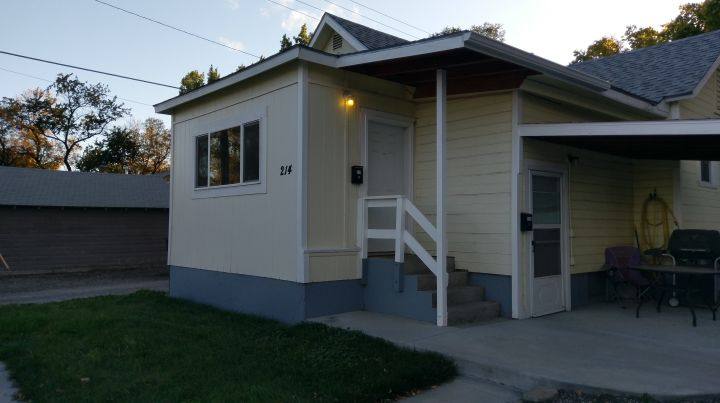 Apartment for rent at 214 1 2 8th St W, Billings, MT 59101