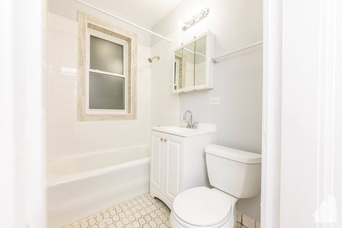 Apartment for rent at 3710 N Sheffield Ave, Chicago, IL 60613