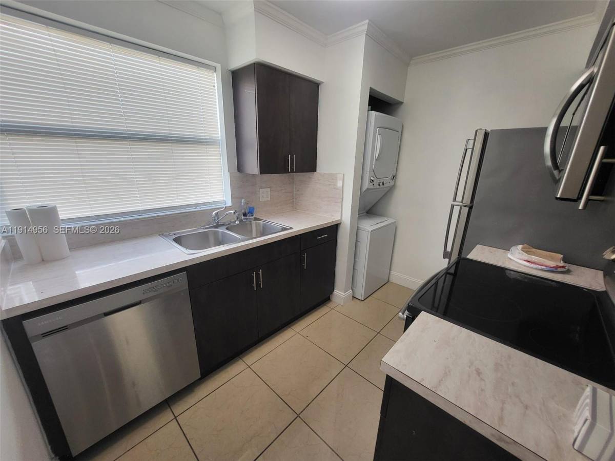Condo for rent at 960 N Franklin Ave, Homestead, FL 33034
