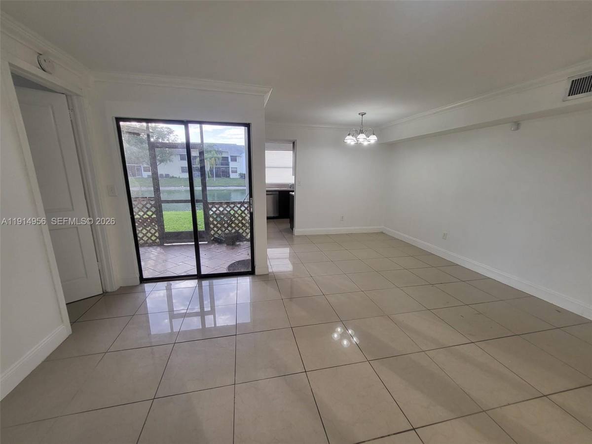 Condo for rent at 960 N Franklin Ave, Homestead, FL 33034