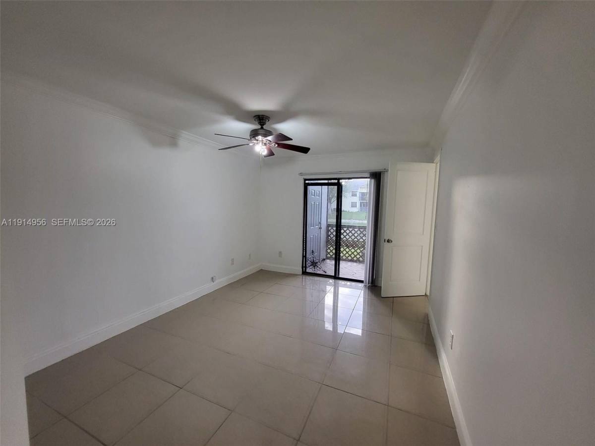 Condo for rent at 960 N Franklin Ave, Homestead, FL 33034