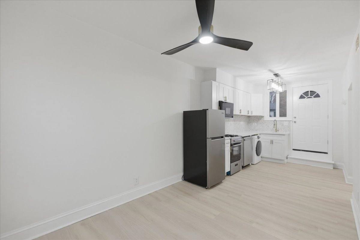 Apartment for rent at 4004 N Bell Ave #2A, Chicago, IL 60618