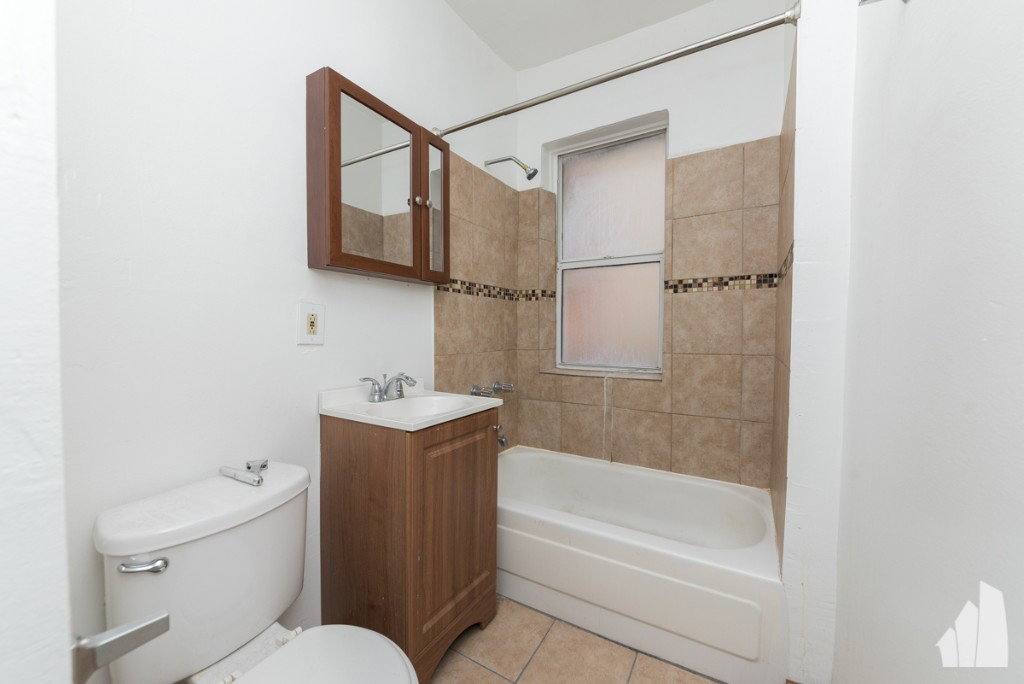 Apartment for rent at 5662 N Ridge Ave #62-2J, Chicago, IL 60660