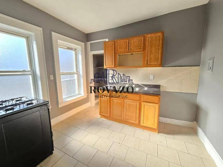 Apartment for rent at 323 Park Ave #9, Newark, NJ 07107