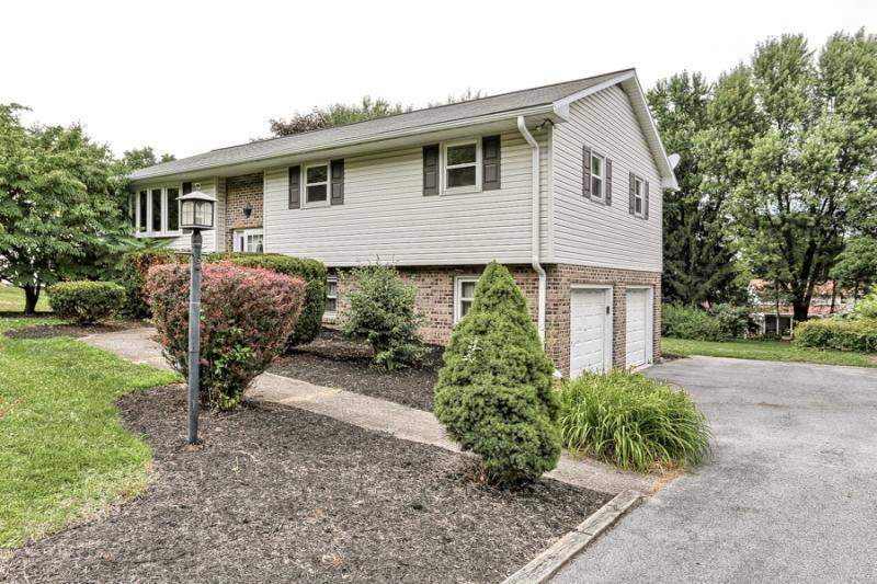 House for rent at 668 Sand Hill Rd, Hershey, PA 17033