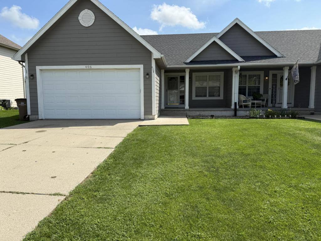 House for rent at 406 408 4th St NW, Altoona, IA 50009
