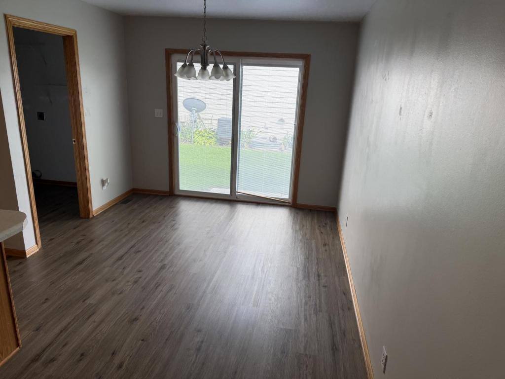 House for rent at 406 408 4th St NW, Altoona, IA 50009