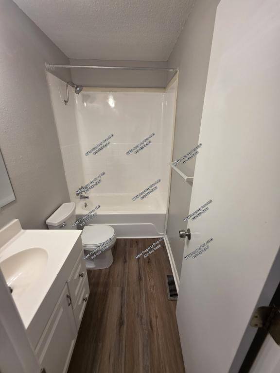 House for rent at 408 NE Westwind Dr, Lees Summit, MO 64086