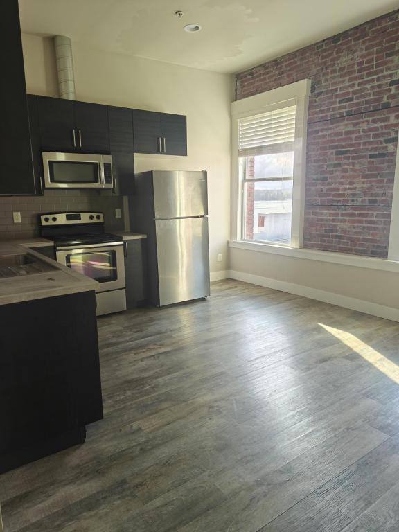 Apartment for rent at 31 Cowlitz St, Saint Helens, OR 97051