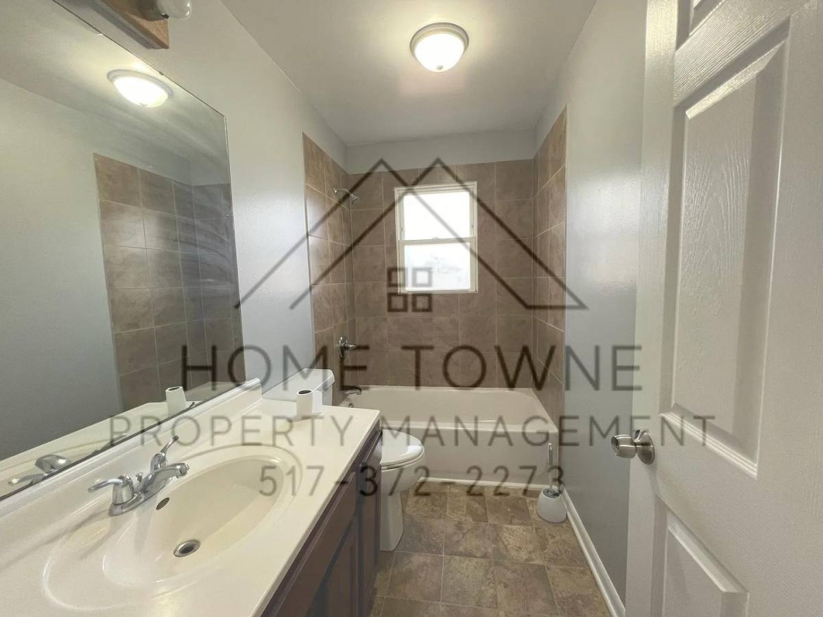 913 Pierce Rd, Lansing, MI 48910 - House for Rent - Image 10