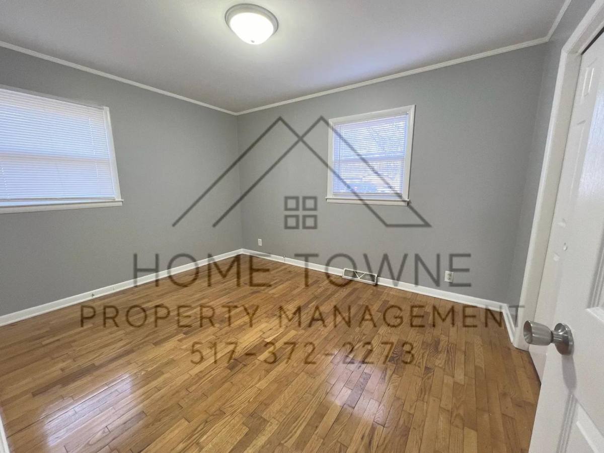 913 Pierce Rd, Lansing, MI 48910 - House for Rent - Image 9