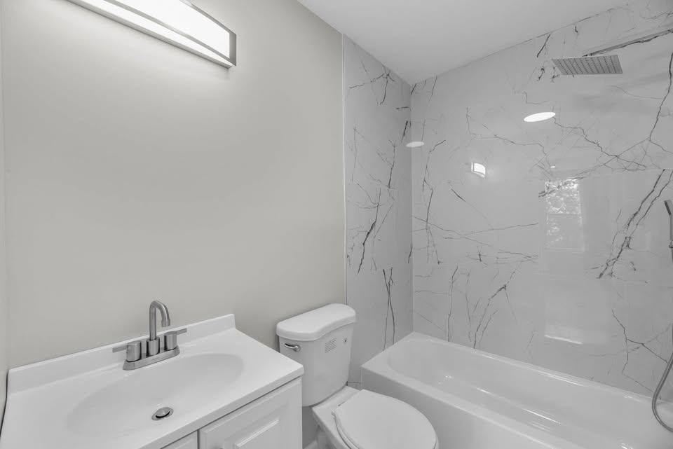 Townhouse for rent at 126 S Highland Ave, Baltimore, MD 21224