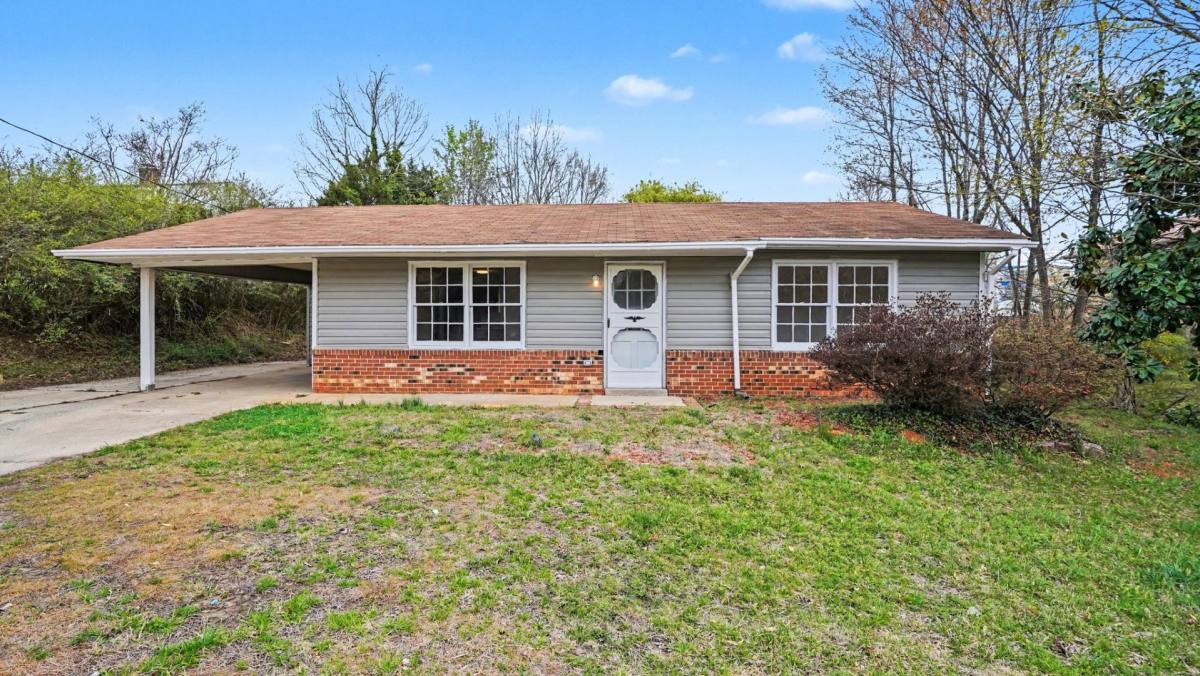 House for rent at 110 Hedgecock Rd #ENTIRE Home, High Point, NC 27265