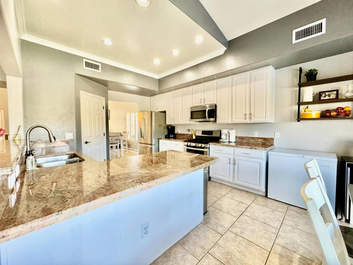 House for rent at 12768 N Lantern Way, Tucson, AZ 85755