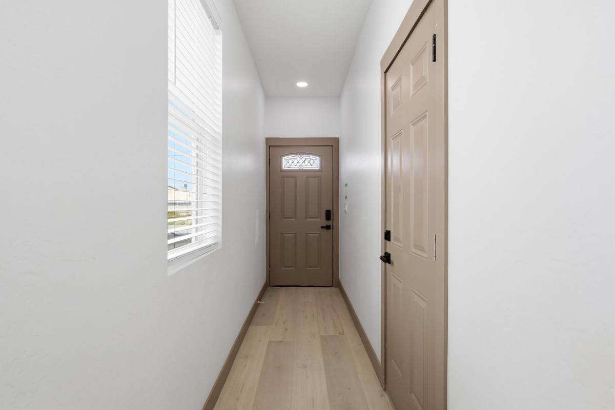 Townhouse for rent at 2809 E Trumbull Rd #1, Phoenix, AZ 85040