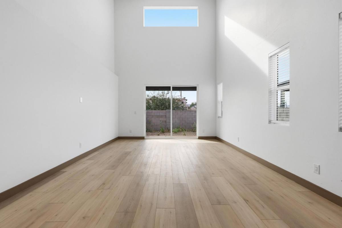Townhouse for rent at 2809 E Trumbull Rd #1, Phoenix, AZ 85040