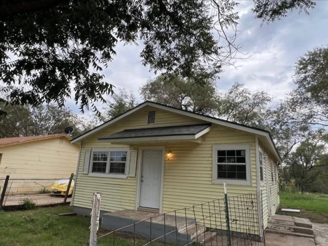 House for rent at 2710 3rd St E #2710, Lubbock, TX 79415