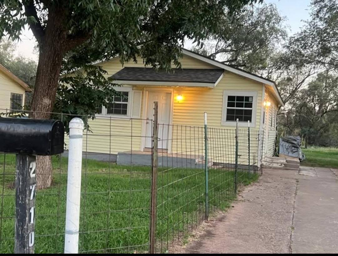 House for rent at 2710 3rd St E #2710, Lubbock, TX 79415