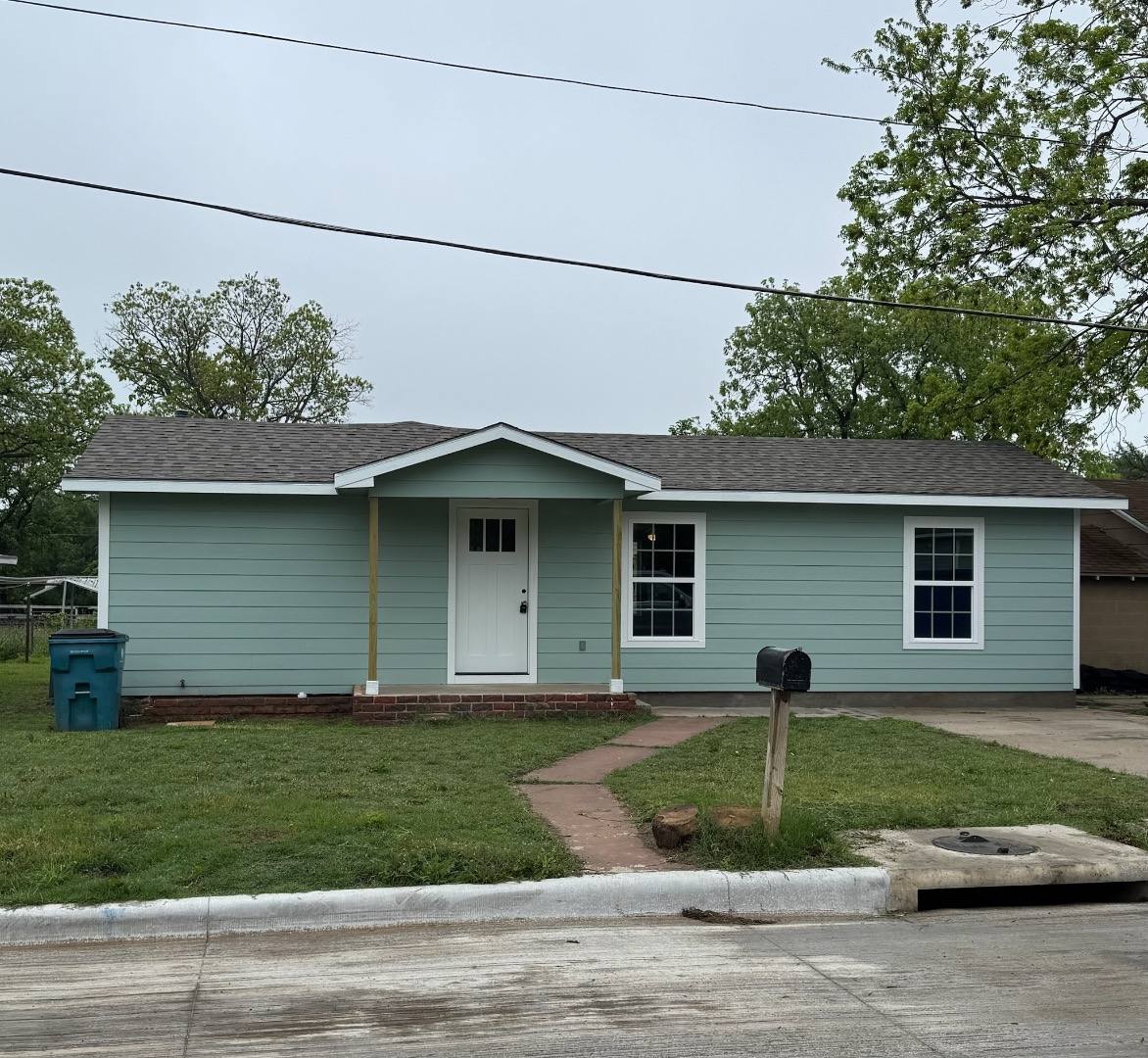 House for rent at 405 A N Daugherty Ave #405, Eastland, TX 76448