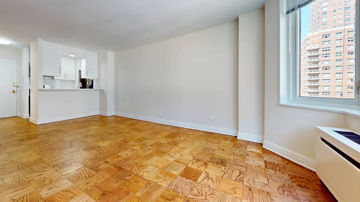 Apartment for rent at 400 E 71st St #8PP, New York, NY 10021