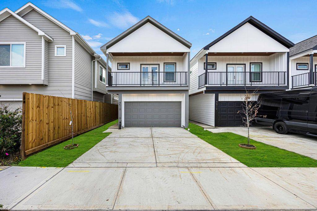 House for rent at 4512 Noble St, Houston, TX 77020