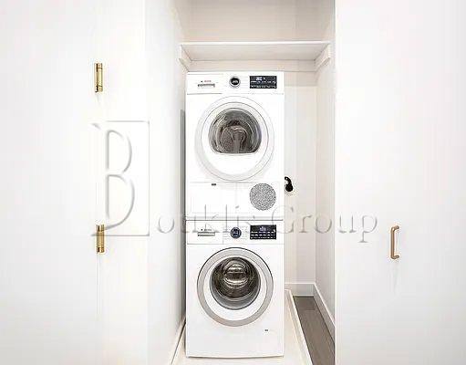 Apartment for rent at 1 W St #1906, New York, NY 10004