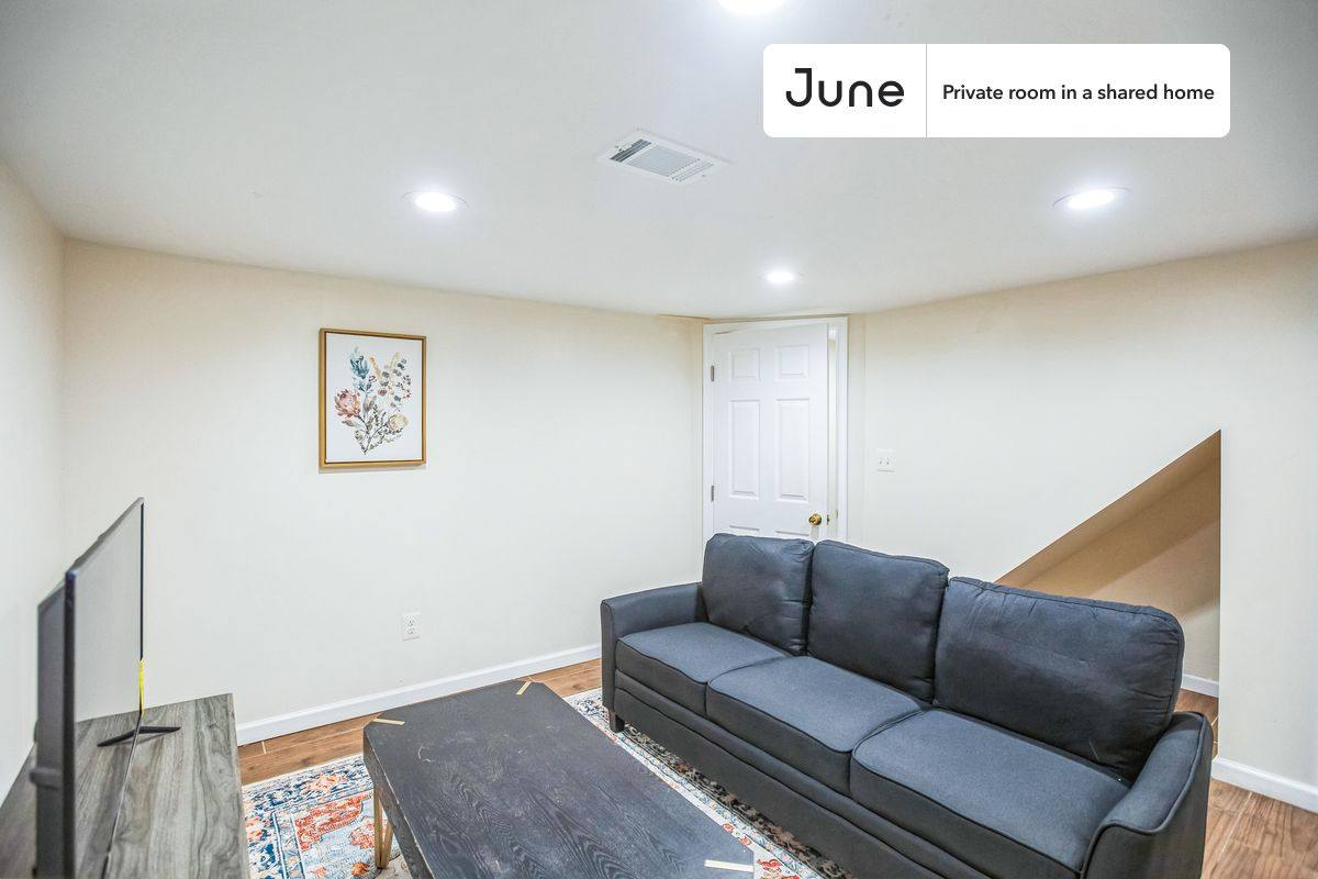 Apartment for rent at 2826 Pennsylvania Ave SE E, Washington, DC 20020