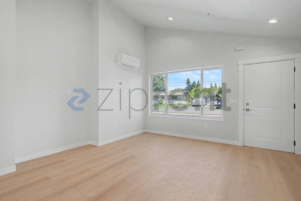 Apartment for rent at 4327 Arnold St NE, Salem, OR 97303