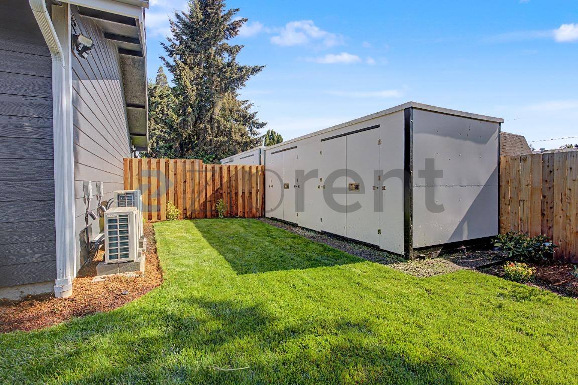 Apartment for rent at 4327 Arnold St NE, Salem, OR 97303