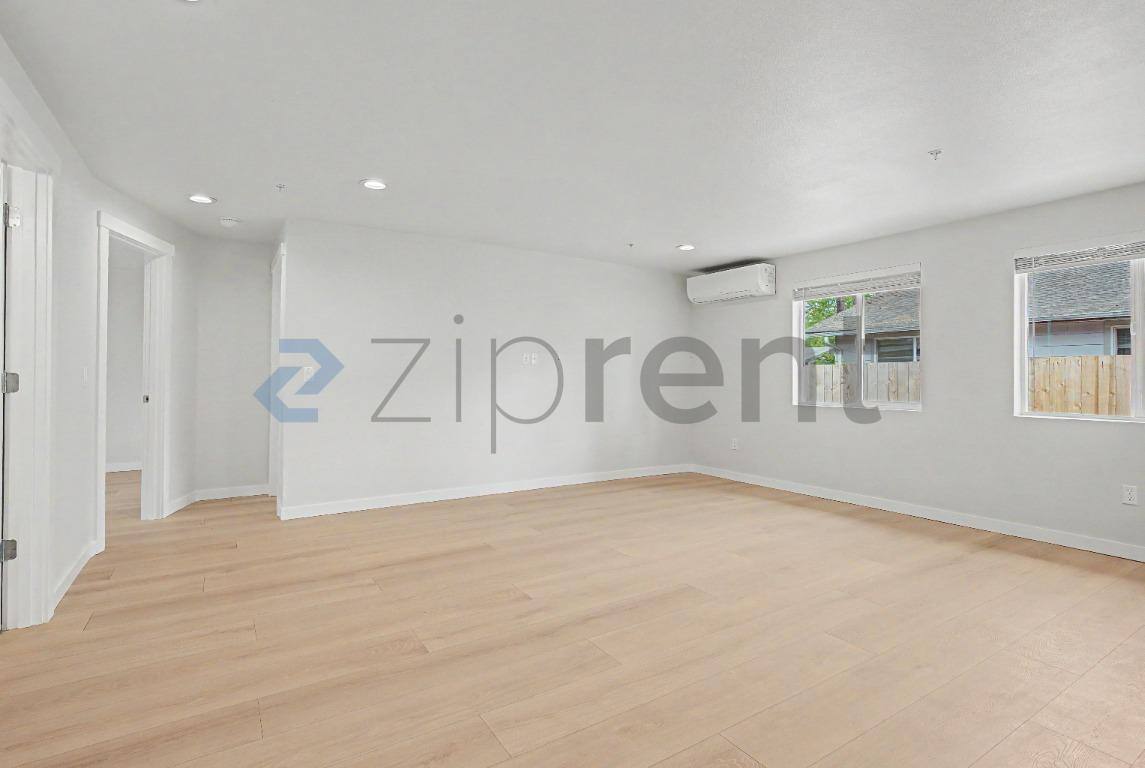Apartment for rent at 4329 Arnold St NE, Salem, OR 97303