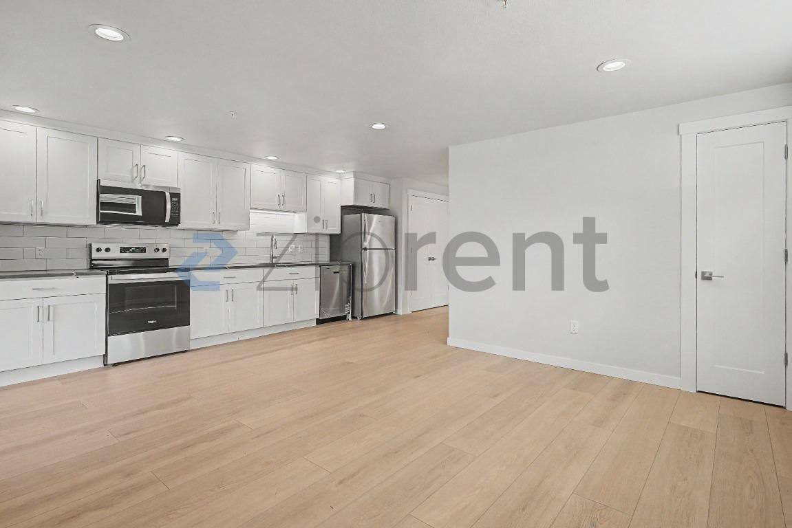 Apartment for rent at 4323 Arnold St NE, Salem, OR 97303