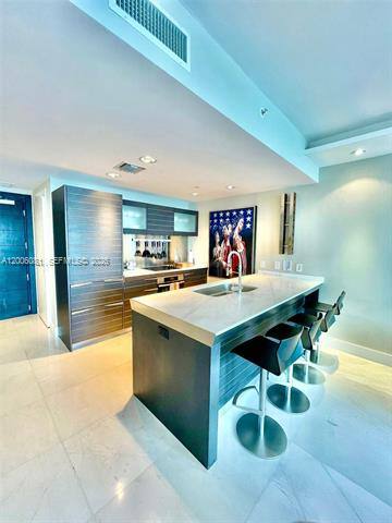 Apartment for rent at 200 Biscayne Blvd Way #4310, Miami, FL 33131