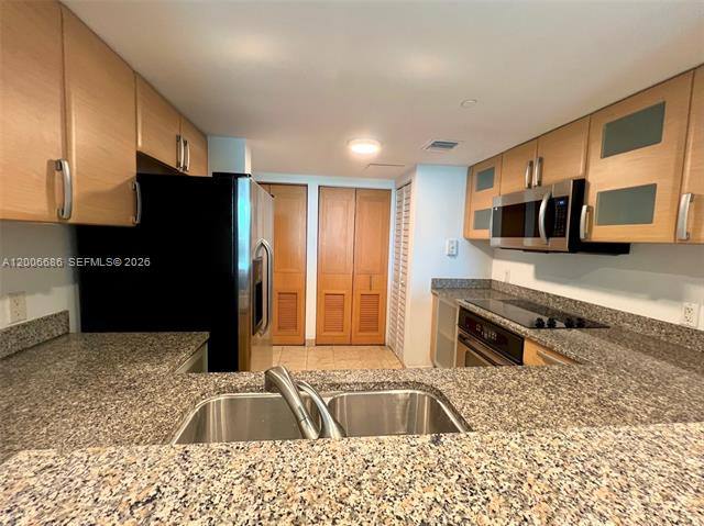 Apartment for rent at 2101 Brickell Ave #401, Miami, FL 33129